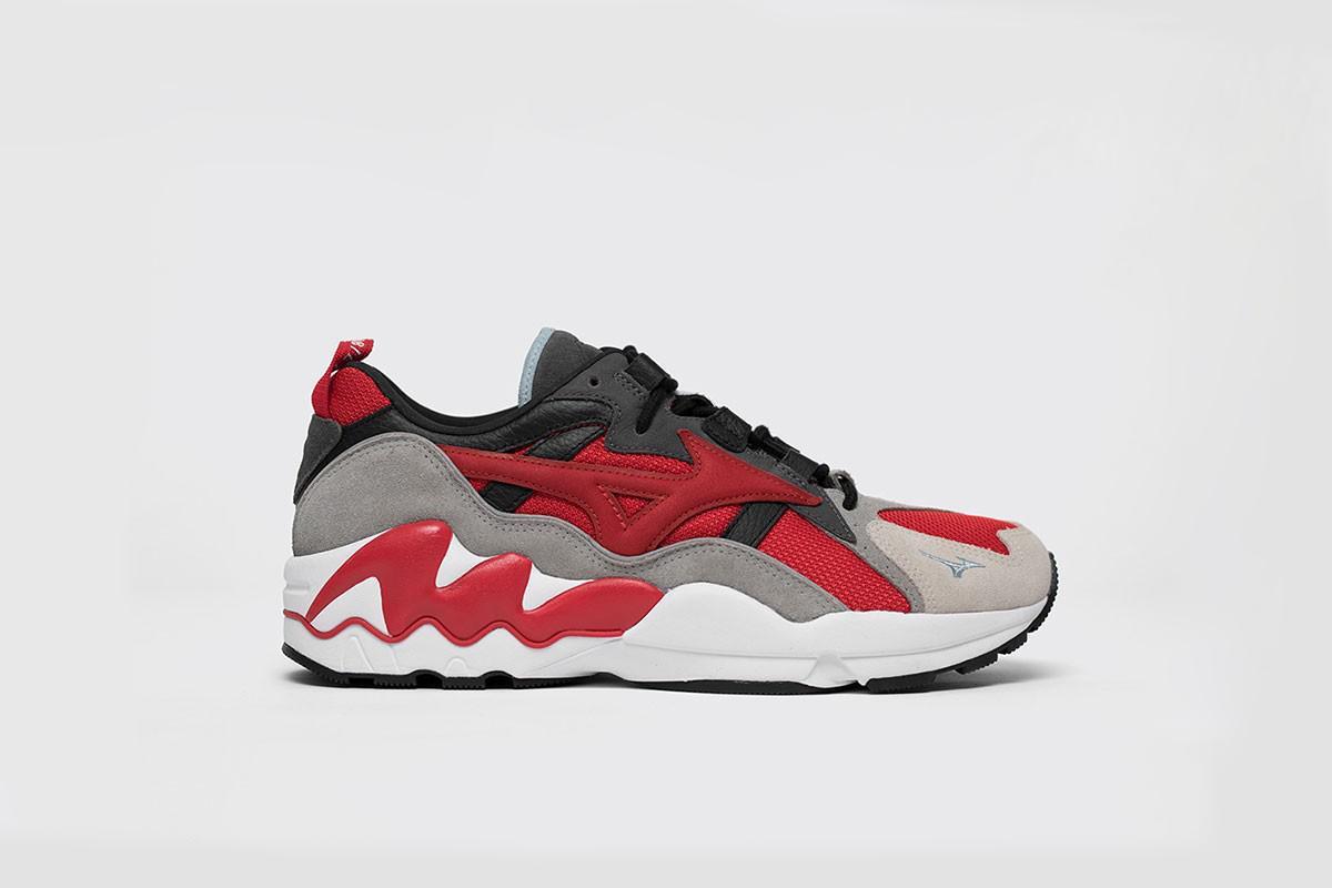 Mizuno x Highsnobiety Wave Rider 